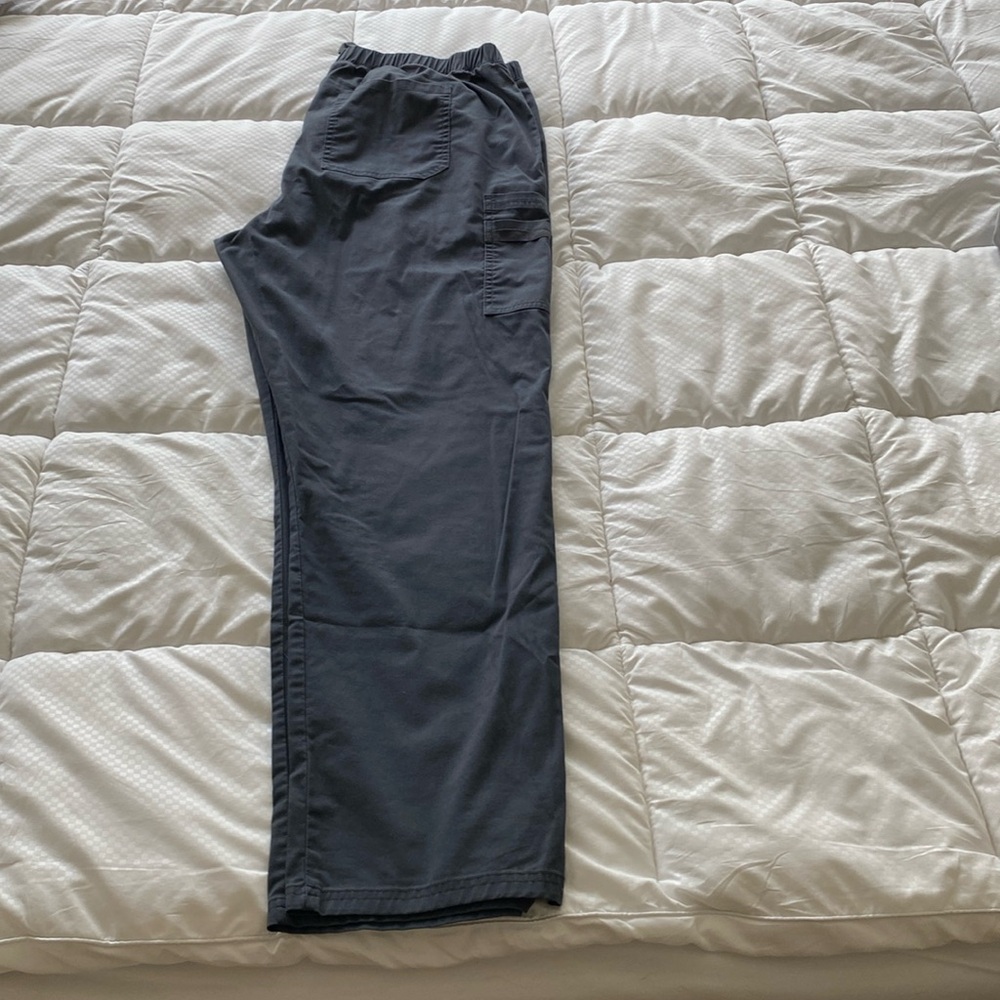 Grey Scrub Set - Picture 5 of 9